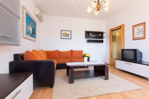 Отель Apartments Andrea V  Крк